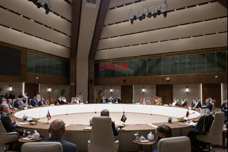 当地时间3月18日，12国外长在利雅得举行磋商会议。图源：沙特《中东报》