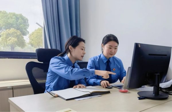 半月谈：为何“老赖”还能坐一等座出行？