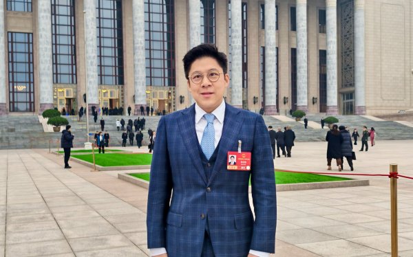 全国人大代表霍启刚：建议央视春晚明年在香港设分会场
