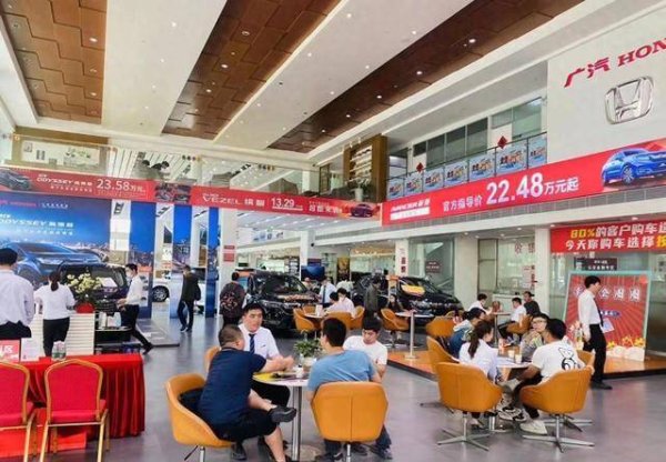 越降价越没人买，打骨折都卖不动：燃油车的困局有多严重？