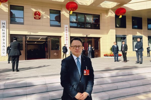 全国政协委员蔡明威：推动澳门经济多元发展 加快融入国家发展大局
