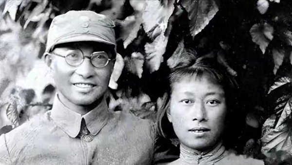 张爱萍回忆: 长征时陈赓常被女同志追着打, 越打他越开心