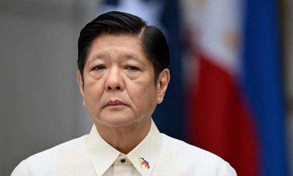 小马科斯访日受隆重接待, 对东海和南海严重关切, 日菲意欲何为?