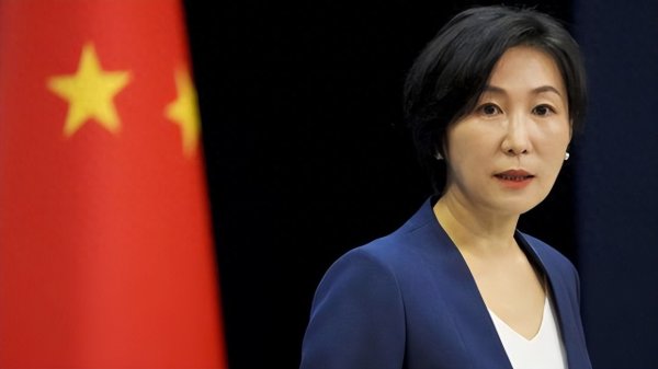 日方挑衅在先, 中方反制果断! 毛宁回应稀土管制, 英媒试探碰壁?
